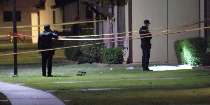 Police shoot man holding machete, young child in Phoenix; no officers hurt