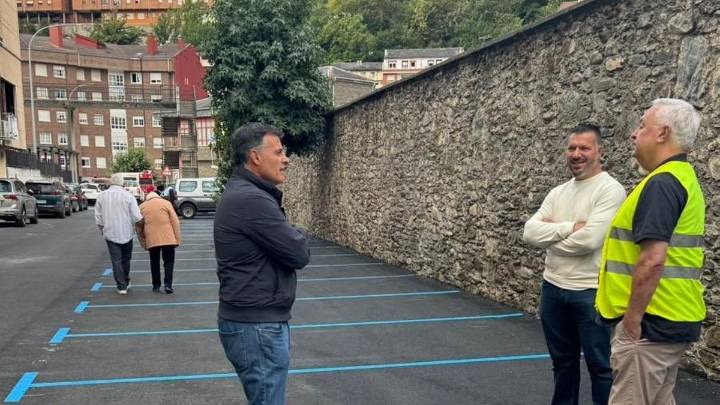 Listas las obras en la calle La Esperanza, de Cangas del Narcea: "Mejora la calidad de vida de los vecinos"