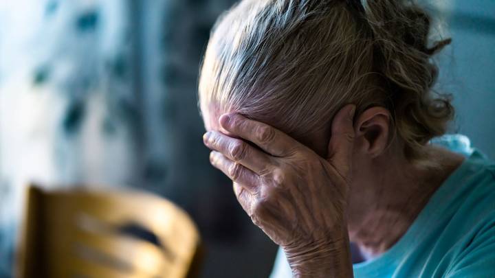 6 early signs of dementia before 65 – and when to get checked