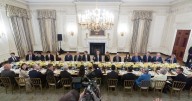 Trump recibe a directivos de gigantes tecnológicos --pero no a Musk-