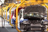 Las automotrices están "en estado de alerta" tras la suba del dólar
