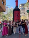 Quintana reúne a cientos de personas en la gran fiesta del vino y el comercio local de Alicante