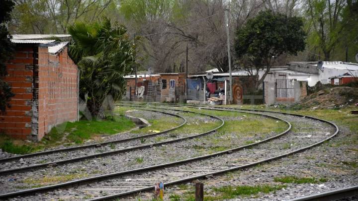 Cuánto bajó la pobreza e indigencia en 2025 y cómo afecta en Santa Fe y Gran Rosario