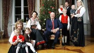 El documental de Marta Luisa de Noruega salpica a su cuñada, Mette-Marit, que habla de su pasado como camarera y de sus fiestas