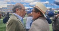 Un ex primer ministro de Perú agrede, insulta y escupe a un periodista que lo confrontó