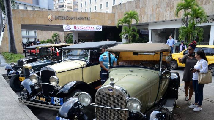 Carros con placa azul en Colombia: ¿Exentos de pico y placa e impuestos? Mitos, verdades y cómo obtenerlas