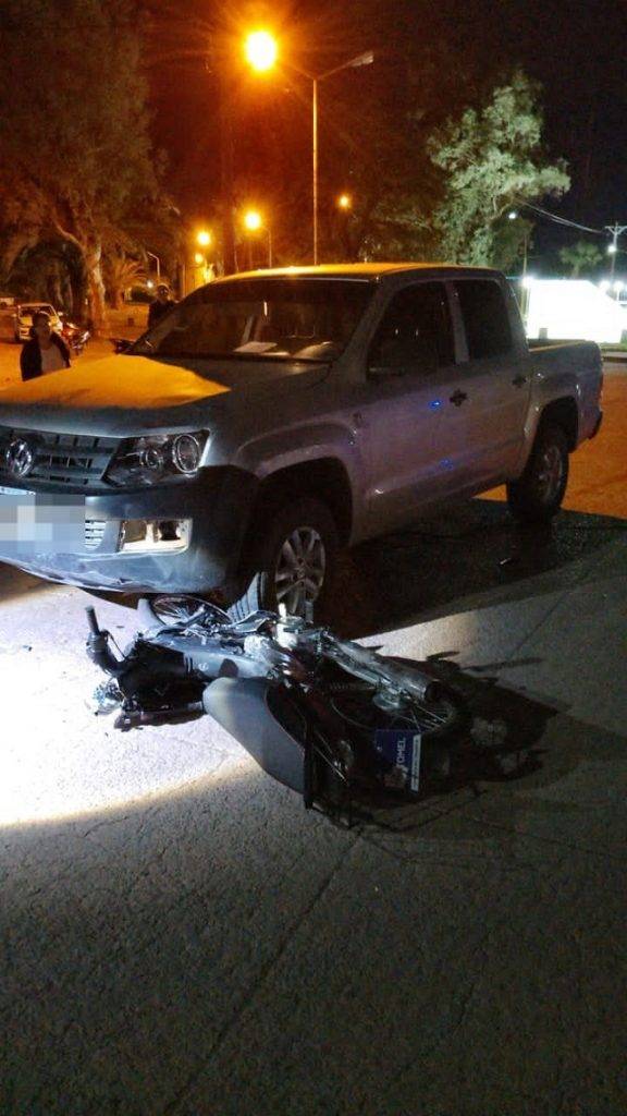 VILLA ANGELA: Una Joven Resultó Herida En Un Choque Entre Moto Y Camioneta