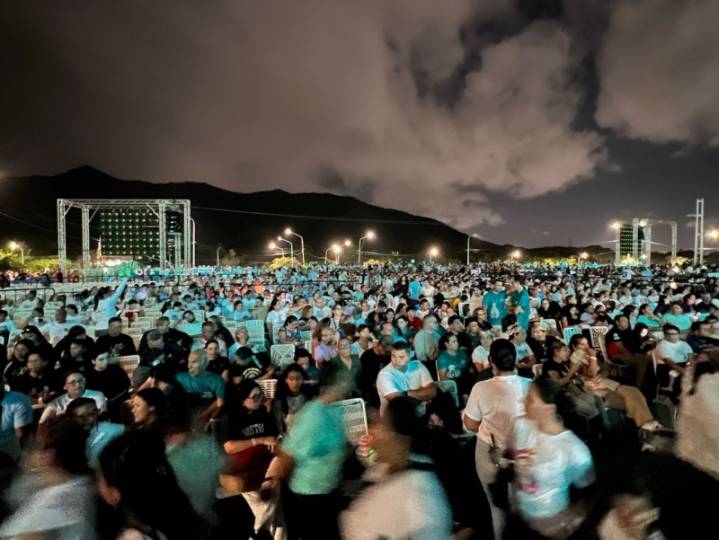Alcaldes y legisladores acompañaron al pueblo en las festividades de la virgen