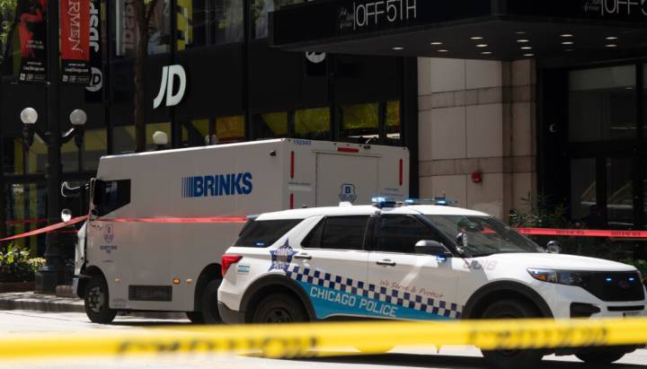 Suburban man accused of robbing Brinks guard in Loop
