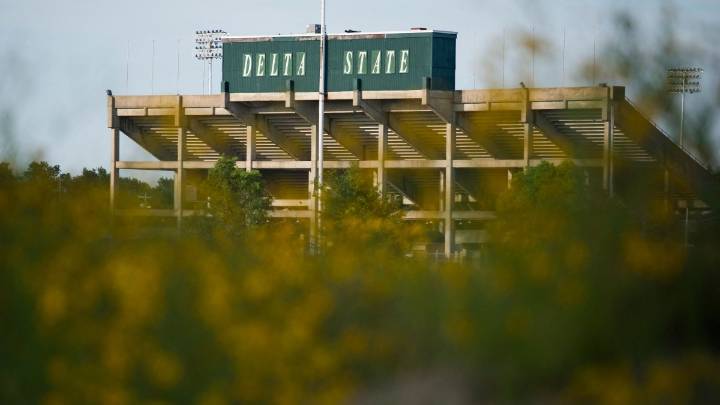 Body of a Black student is found hanging from a tree in Mississippi