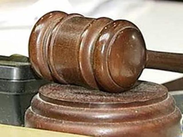 Lo condenan por agresión a alguacil con fuerza que probablemente cause lesiones corporales graves