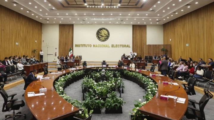 Consejera del INE pide garantizar representación política en los estados
