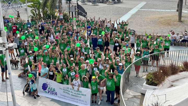 Almuñécar reúne a 300 personas en la marcha solidaria con motivo del Día Mundial del Alzheimer