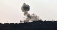La aviación israelí lleva a cabo bombardeos de alfombra en Ciudad de Gaza