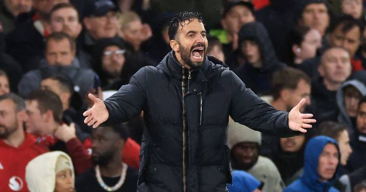 Man Utd transfer breakthrough as new midfielder 'very close' to joining