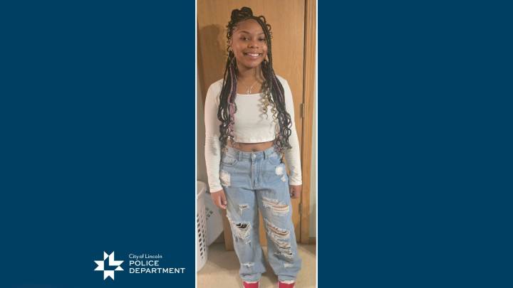 Police searching for missing 17-year-old girl in Lincoln