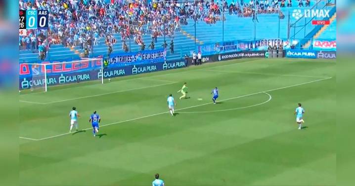 Sporting Cristal se salvó de milagro: delantero de Alianza Atlético mandó la pelota 2 veces al palo tras rematar sin arquero