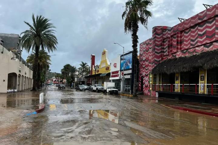 Huracán Lorena supera el promedio anual de lluvias en Los Cabos en solo tres días