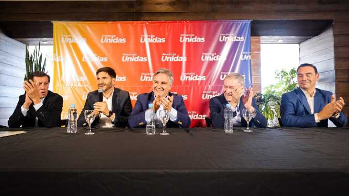 Milei subió al ring a Provincias Unidas: "No hay terceras vías en este camino"