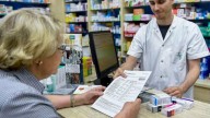 Furor por las gotas para la presbicia: qué dicen los especialistas y por qué comenzó a faltar en las farmacias