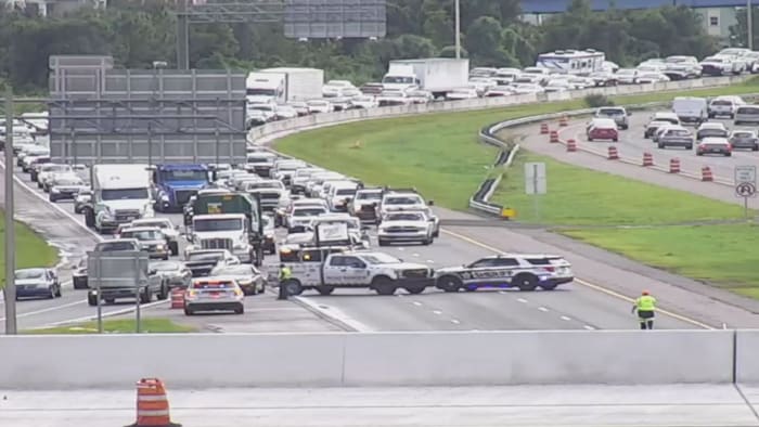 TRAFFIC ALERT: I-4 traffic shut down in Orange County after crash leaves 5 hospitalized