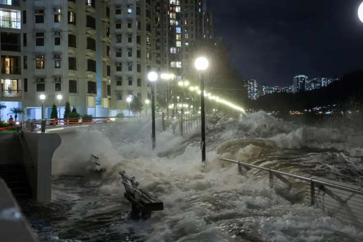 VIDEO | Súper Tifón Ragasa: El Océano engulle un Hotel de Lujo en Hong Kong #25Sep