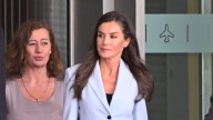 El guiño en el 'look' de la reina Letizia al Antiguo Egipto antes de su viaje de Estado para 'volar segura en el avión'