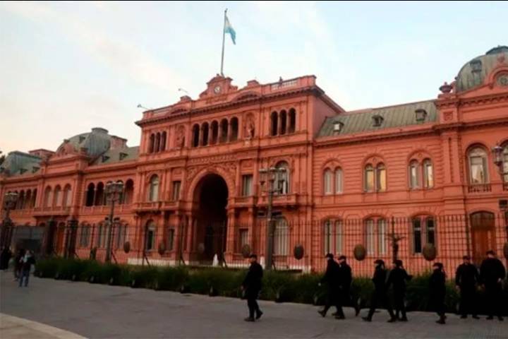 Milei encabezó una reunión de Gabinete tras regresar de Paraguay
