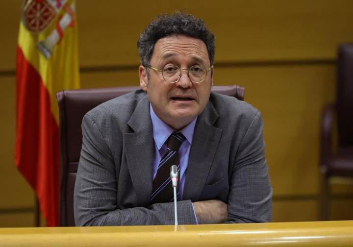 García Ortiz lleva la silla eléctrica de la Fiscalía General al escenario más insólito