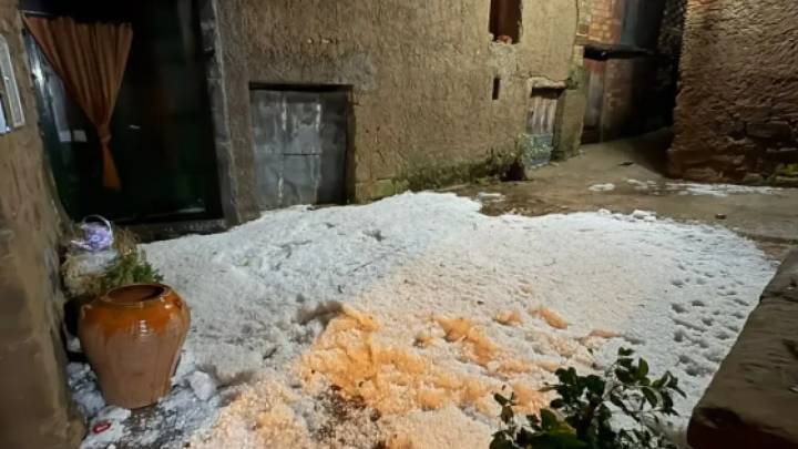 Tormentas en Aragón: "En hora y media han caído 114 litros y granizo como cubitos"