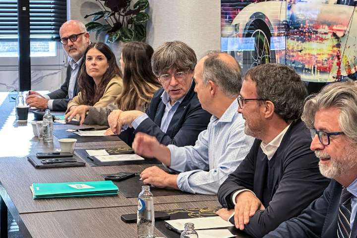 El bloqueo de la delegación de las competencias migratorias a Cataluña tensa la relación de Junts con el PSOE