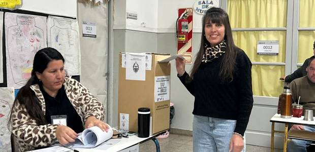 General Pinto: votó Natali Olmedo, candidata a concejal en 1° lugar por La Libertad Avanza