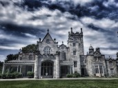 7 pueblos imperdibles de Nueva York: mansiones góticas, leyendas de terror y el festival de música más importante del siglo XX