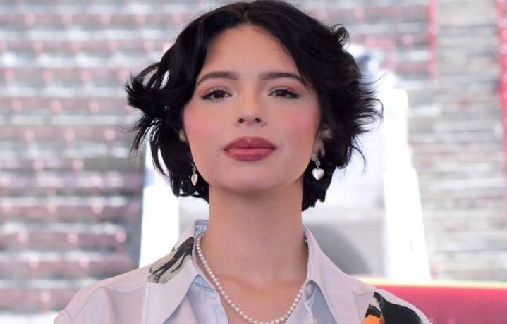 Ángela Aguilar genera polémica por reacción a fanático en video viral