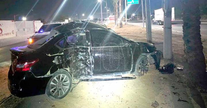 Abandonan autom?vil tras choque en Nuevo Laredo