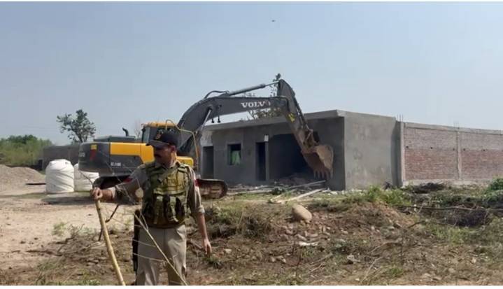 DC Jammu continues Actions ; 30 kanal State land retrieved from top Businessman