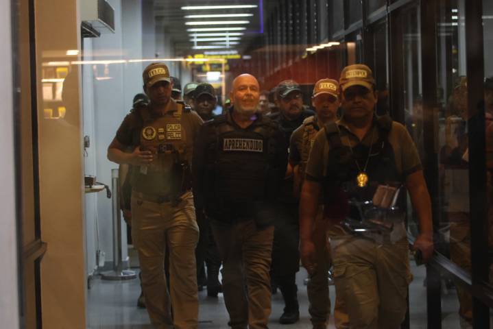 Exministro del Gobierno de Áñez arriba a Bolivia tras ser deportado desde Estados Unidos