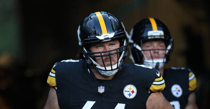 Report: Steelers OL Max Scharping suffered potentially ‘significant’ knee injury