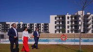 Ayuso permitirá promociones con más viviendas asequibles y amplía el aval para hipotecas hasta los 50 años