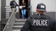 Qué hacer si ICE te arresta por tu aspecto o por hablar español