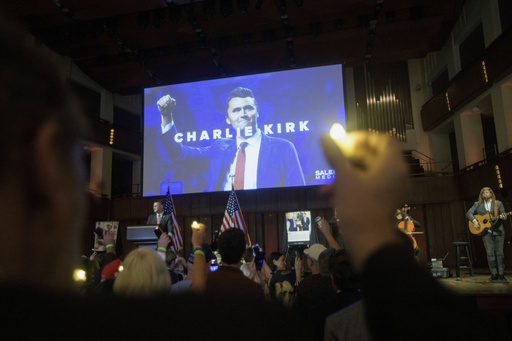 ADN hallado cerca del lugar del tiroteo de Kirk coincide con el sospechoso, dice el FBI