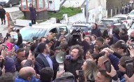 Otra vez fracasó un acto de Milei: no pudo recorrer Ushuaia por una marcha opositora