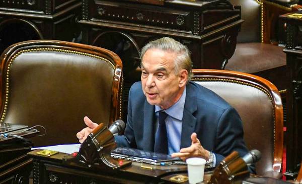 Pichetto, de cara a las elecciones: "Veo una derrota amplia del Gobierno"