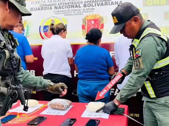 Transportaban 32 panelas de marihuana en 4 cuñetes de pintura