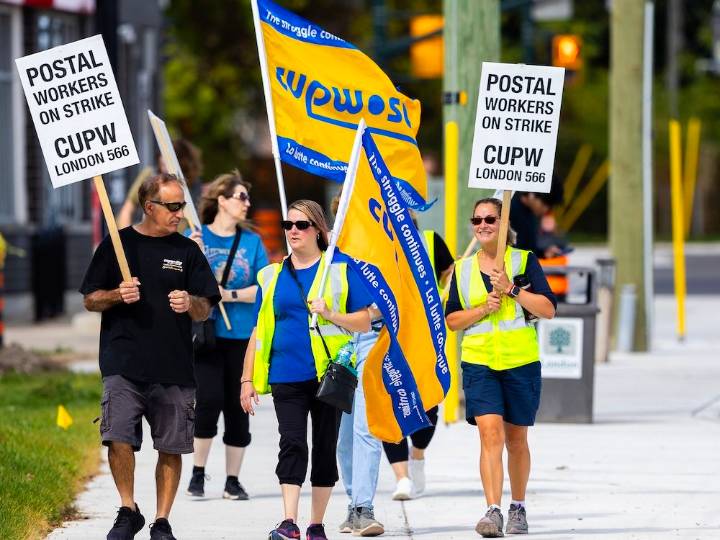 Quebec urges Ottawa and Canada Post to ensure strike doesn't affect municipal elections