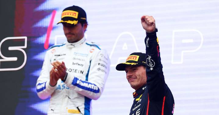 Verstappen gana en Azerbaiyán, mientras Piastri se estrella y pierde ventaja