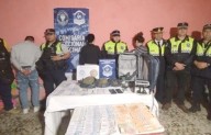 Secuestran una máquina de contar billetes y un kilo y medio de marihuana: tres demorados