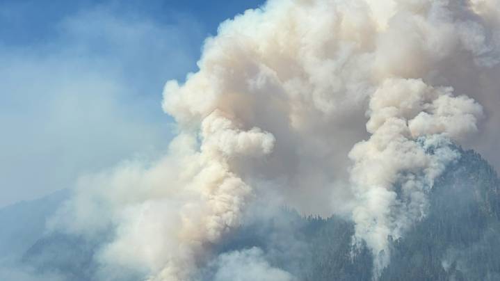Warm September weather, wind spreading Bear Gulch Fire