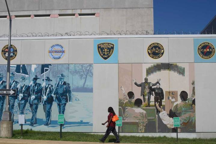 Philly prison guards charged in alleged beating, cover