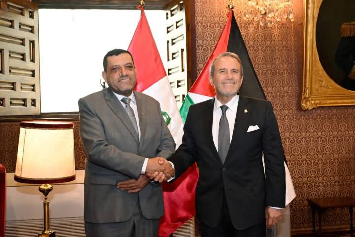 Canciller y embajador de Palestina dialogan para el retorno a la paz en Medio Oriente